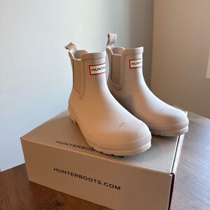 Brand New Never Worn Hunter Light Tan Ankle Boots